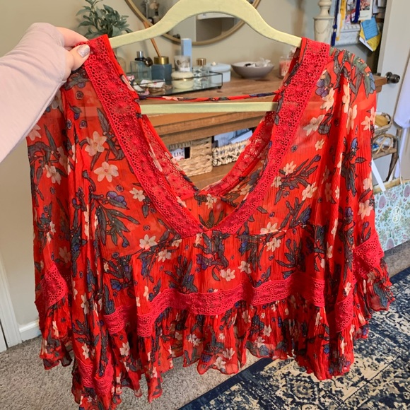 FREE PEOPLE TOP - Picture 1 of 3